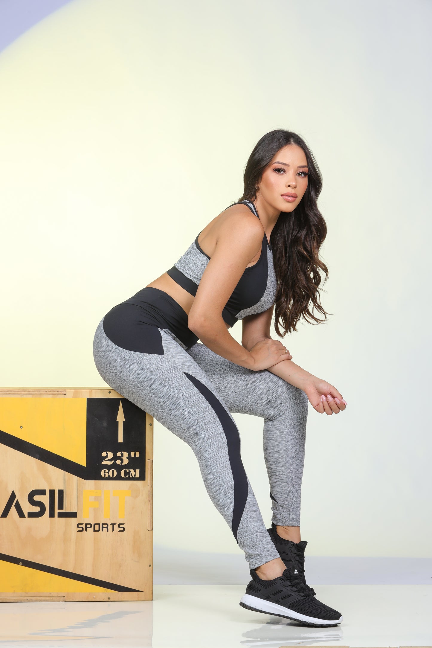 05) Ensemble sport pour femme