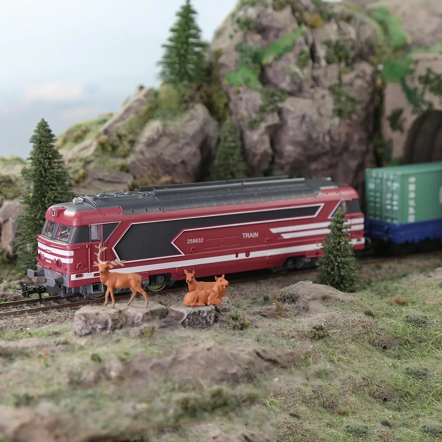 03) Evemodel HO Scale 1:87 Long Model Railway Locomotives for Model Trains EU Style HCT8702
